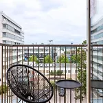 Modern 1br With Sauna & Balcony *